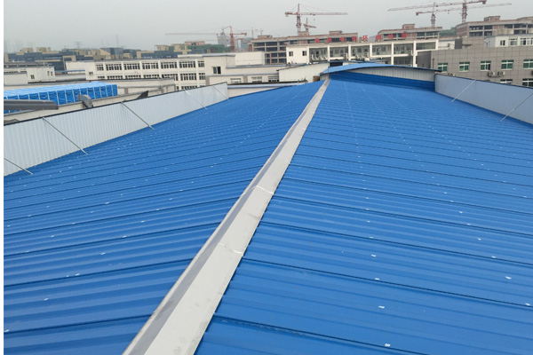合肥彩钢结构屋顶的材料如何满足其工作寿命？